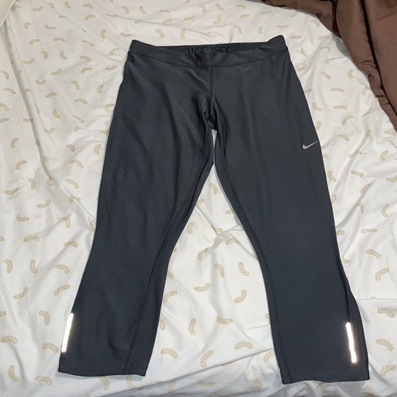 Nike Capri leggings - Picture 1 of 4